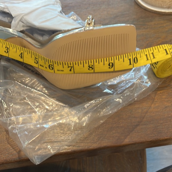 NIB Marc Fisher “Karima” Gold ankle strap sandal. - Picture 10 of 10